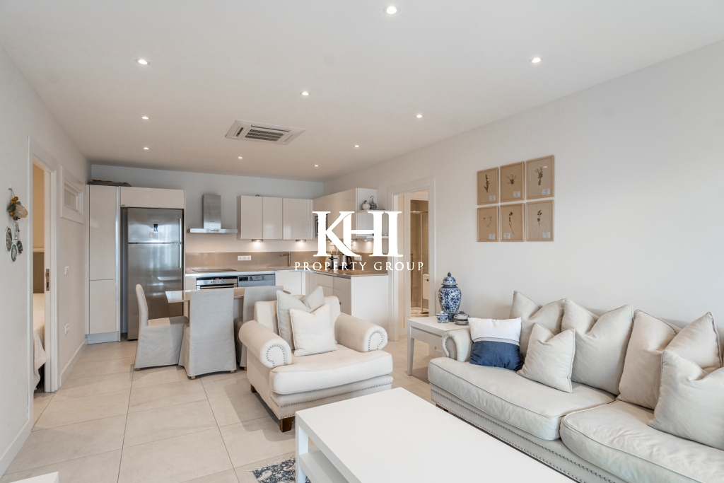 Luxury Apartment in a Complex