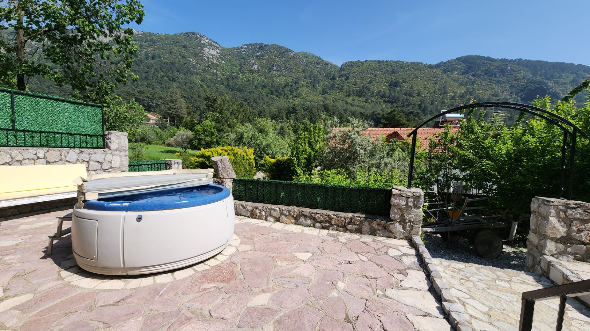 Large Detached Countryside Villa