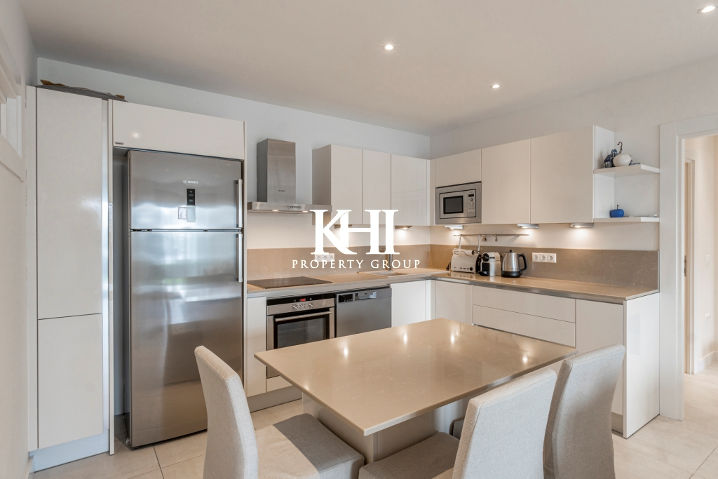 Luxury Apartment in a Complex