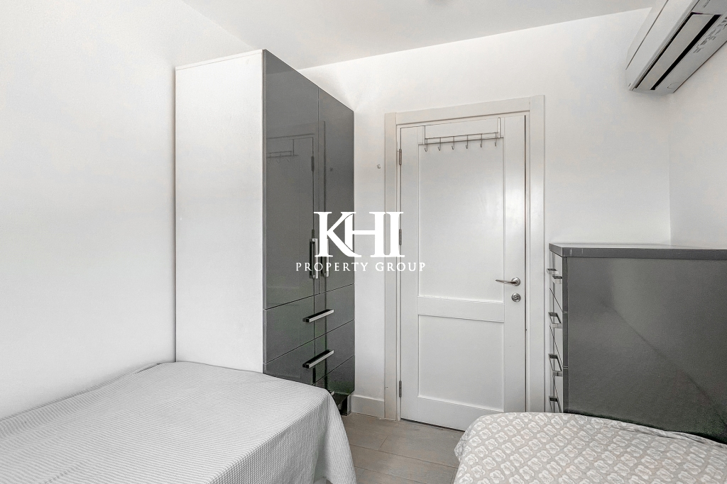 2 Bedroom Seafront Apartment