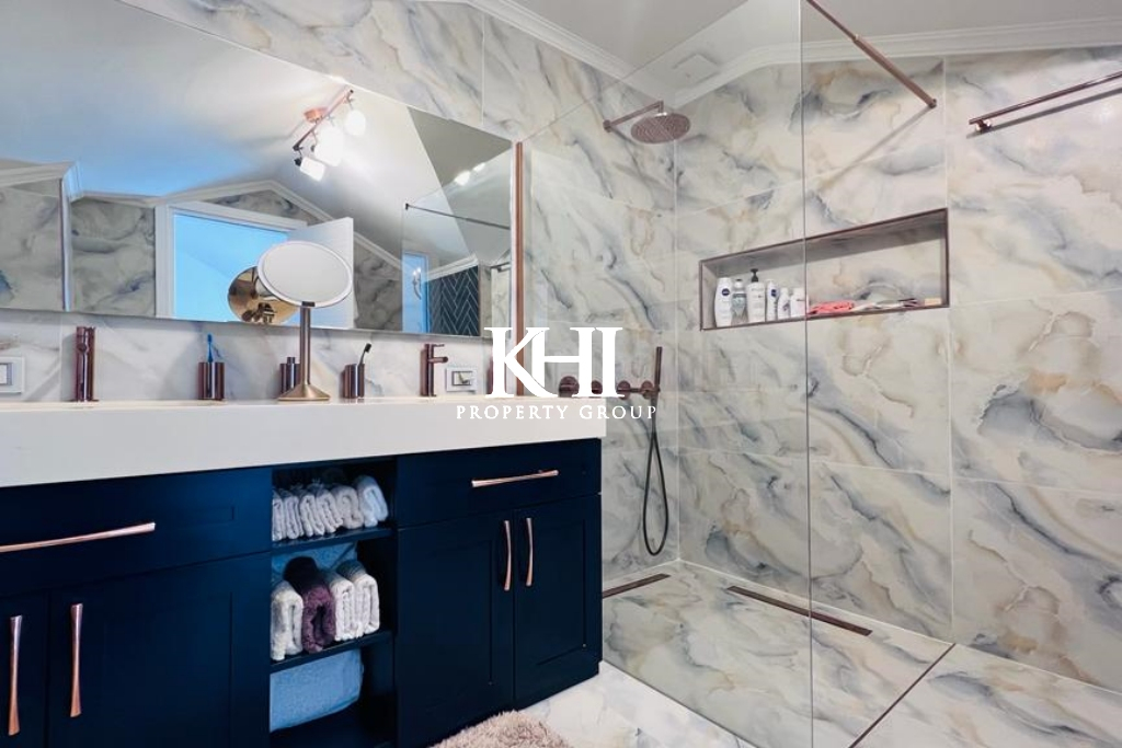 Seafront Contemporary Apartment