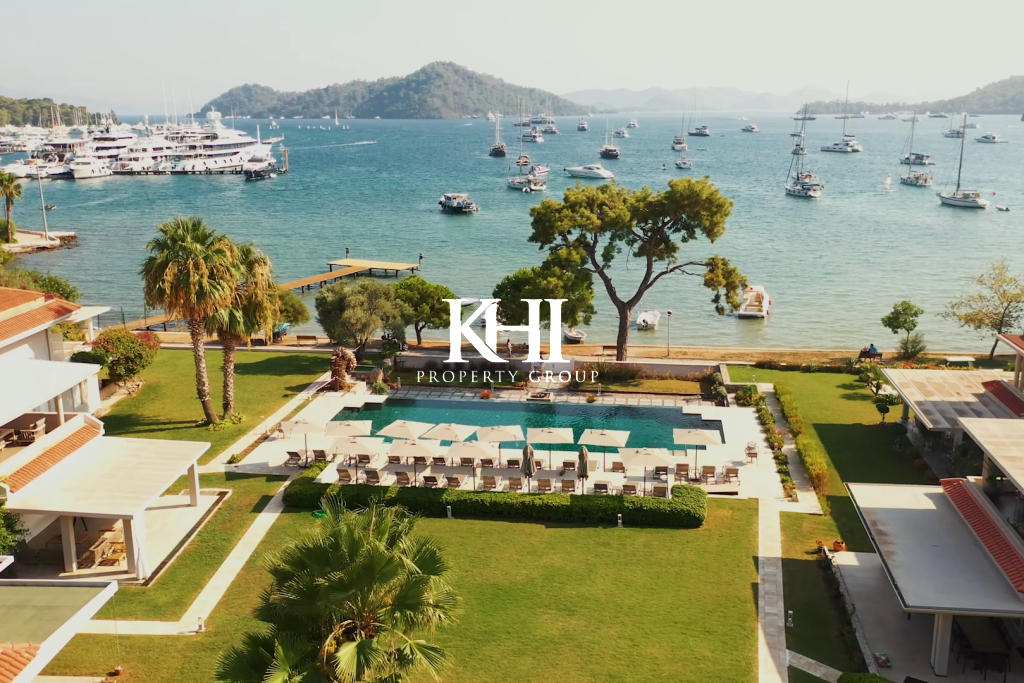 Seafront Contemporary Apartment