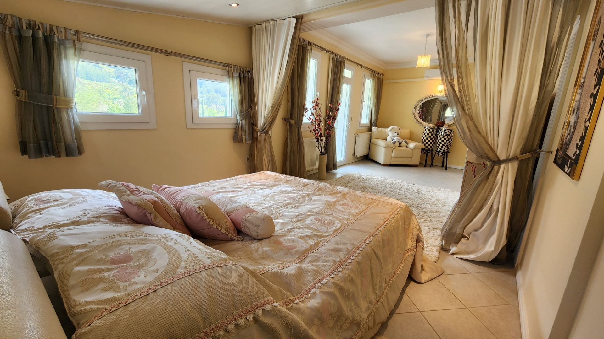 Large Detached Countryside Villa