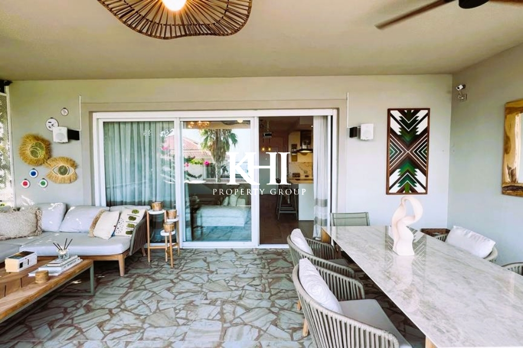 Seafront Contemporary Apartment