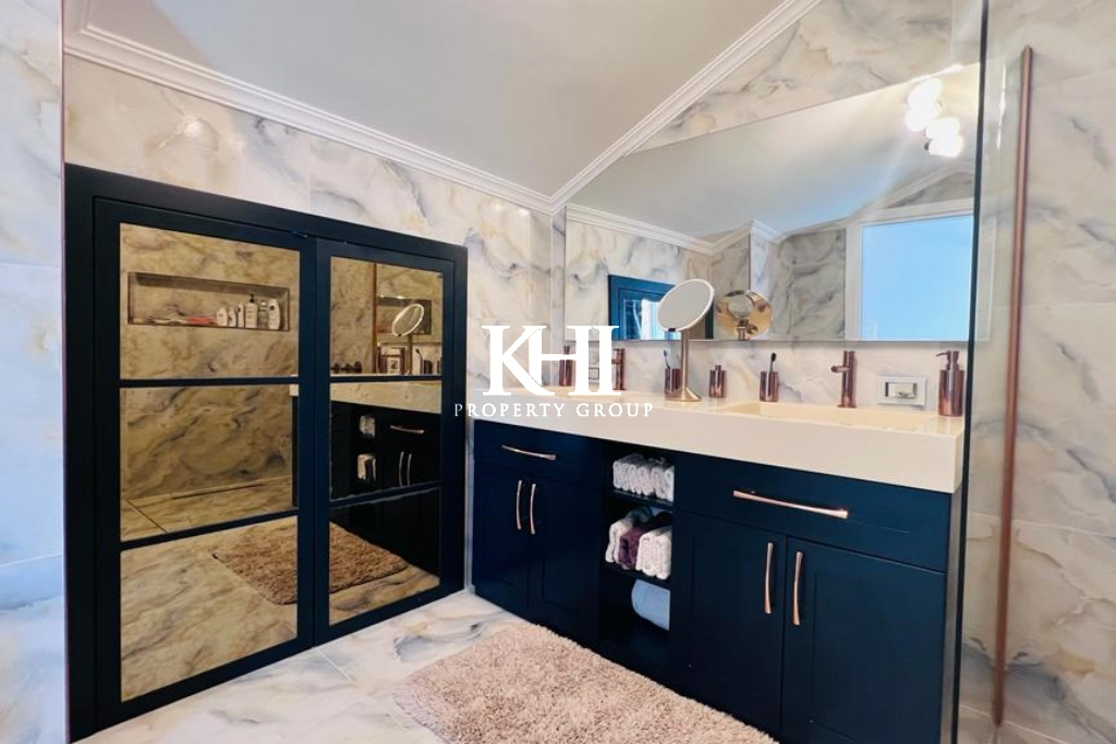 Seafront Contemporary Apartment