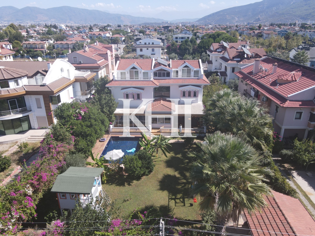 Spacious Villa For Sale in Calis