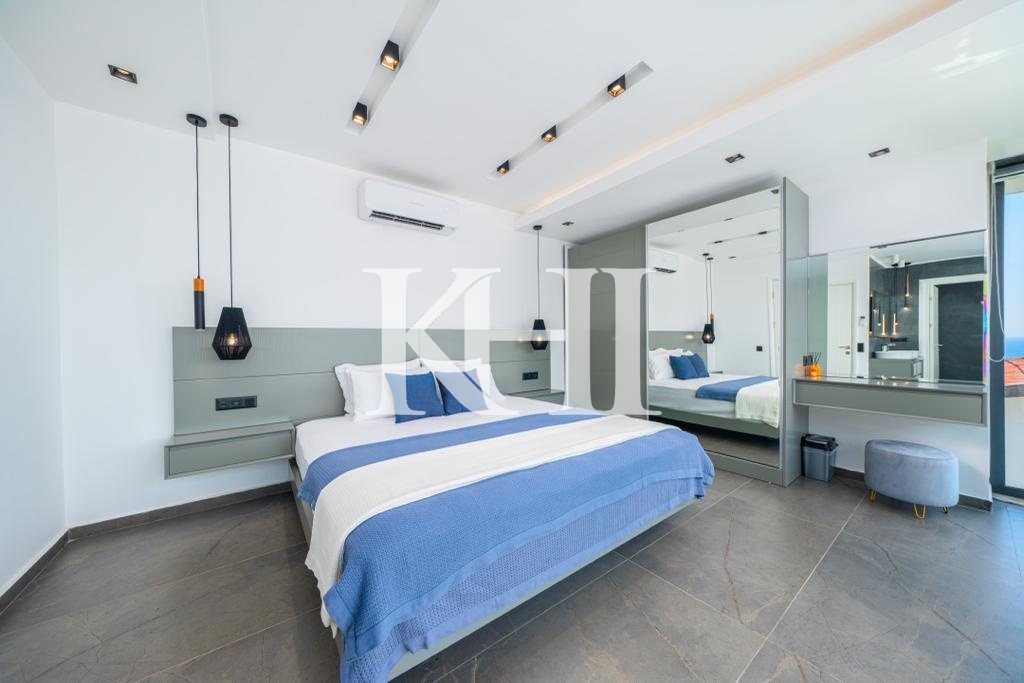 Modern Luxury Sea-View Villa