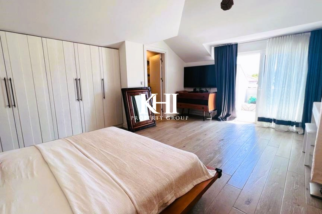 Seafront Contemporary Apartment