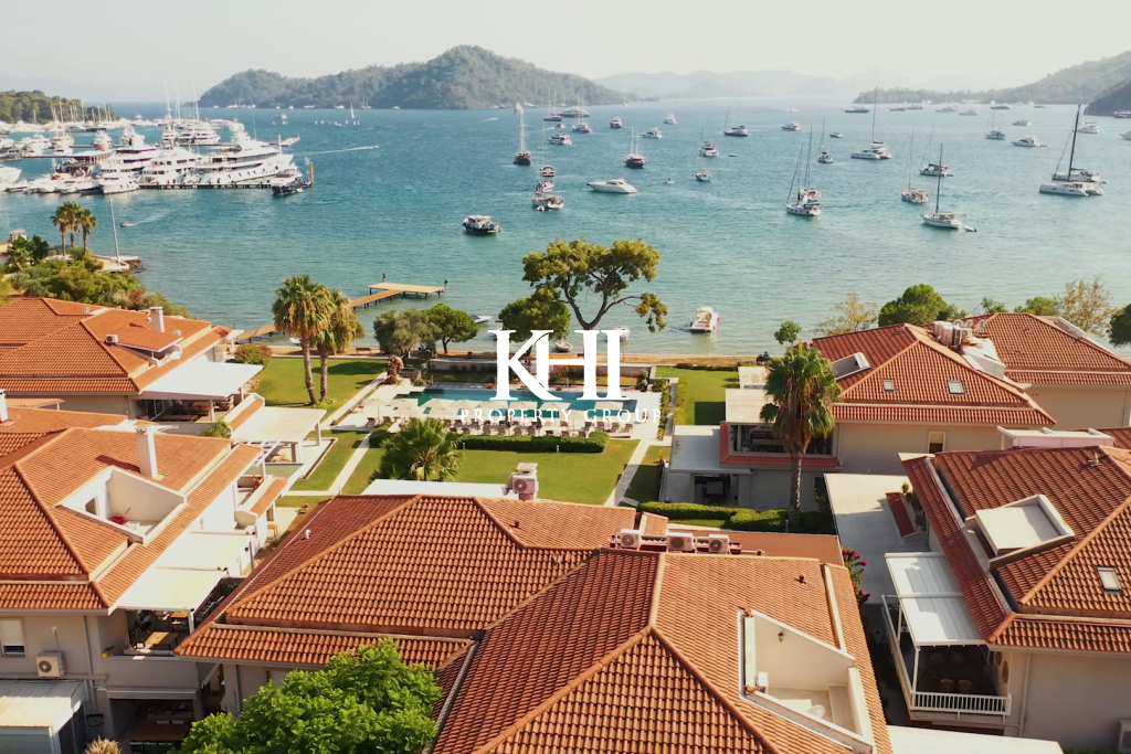 Seafront Contemporary Apartment