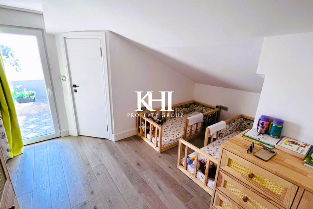 Seafront Contemporary Apartment