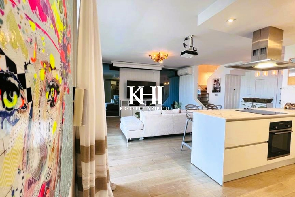 Seafront Contemporary Apartment