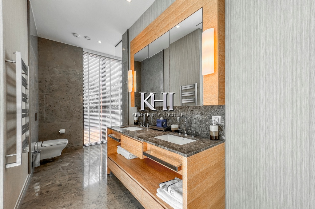 Luxurious Modern Sea-View Villa