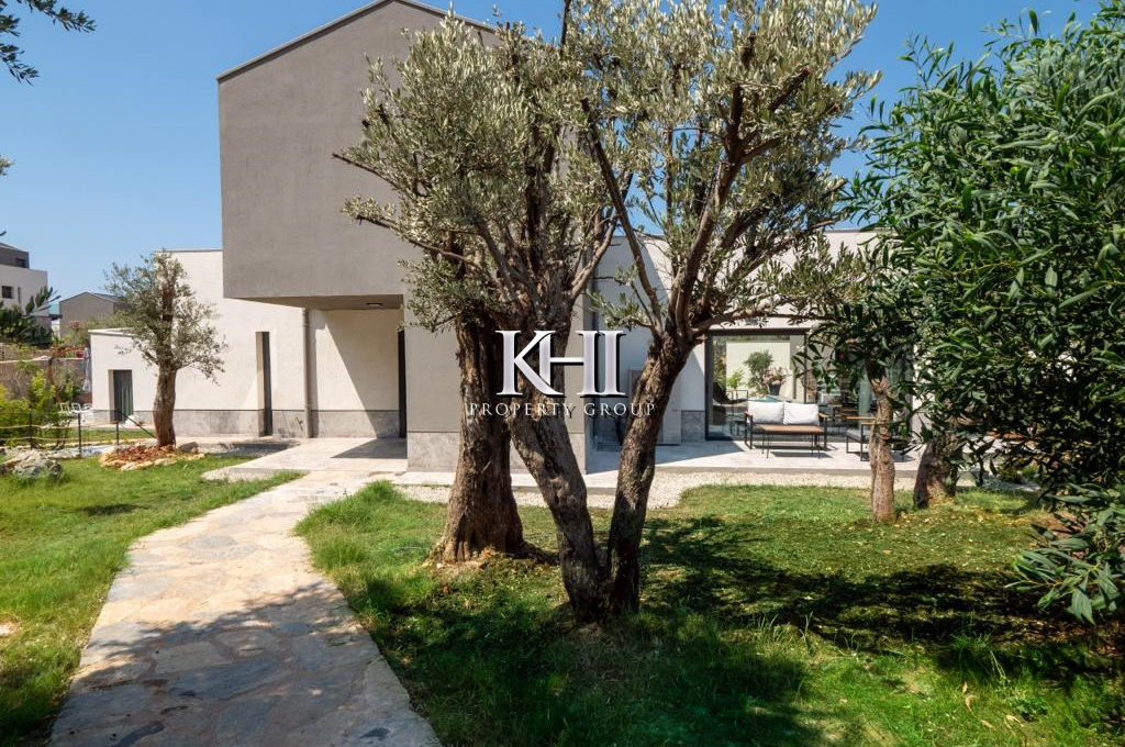 Prime Location Luxury Villa