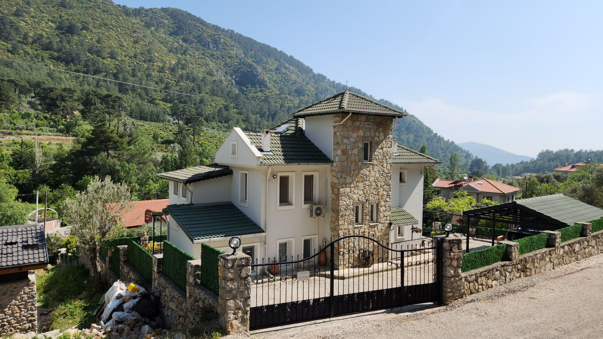 Large Detached Countryside Villa