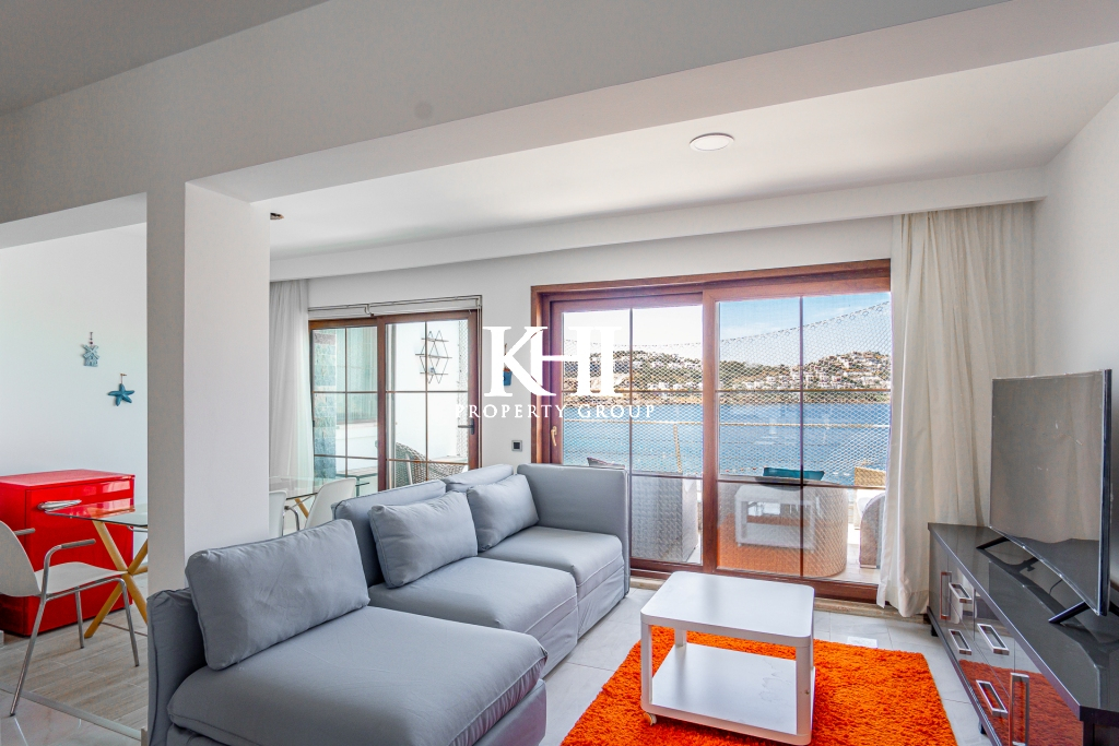 2 Bedroom Seafront Apartment