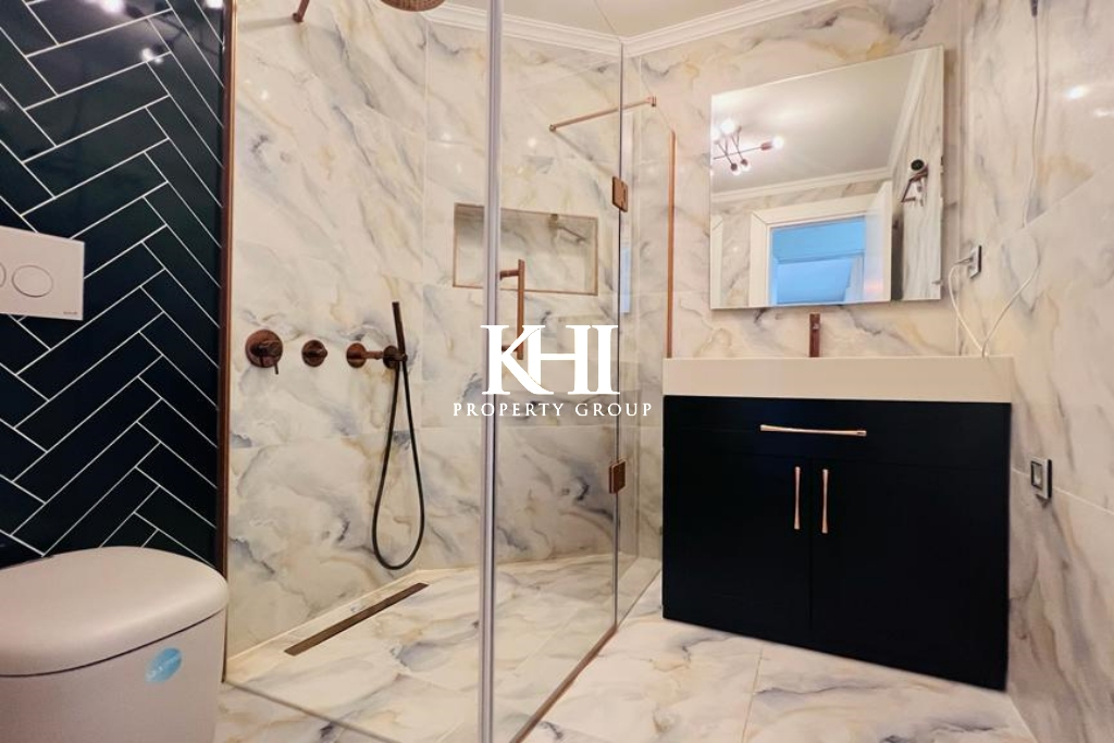 Seafront Contemporary Apartment