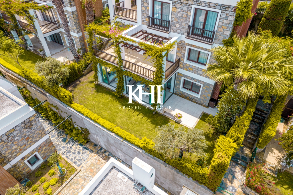 Luxury Apartment in a Complex