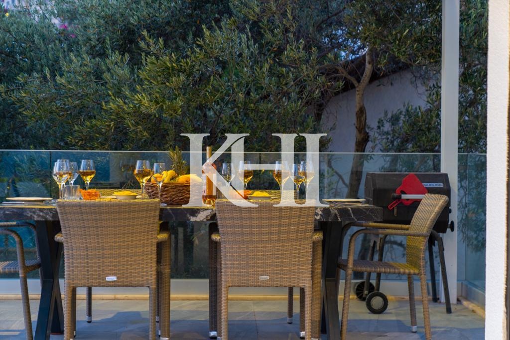 Modern Luxury Sea-View Villa