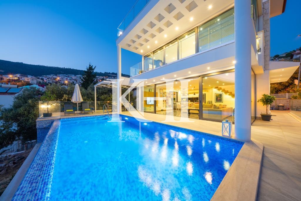 Modern Luxury Sea-View Villa