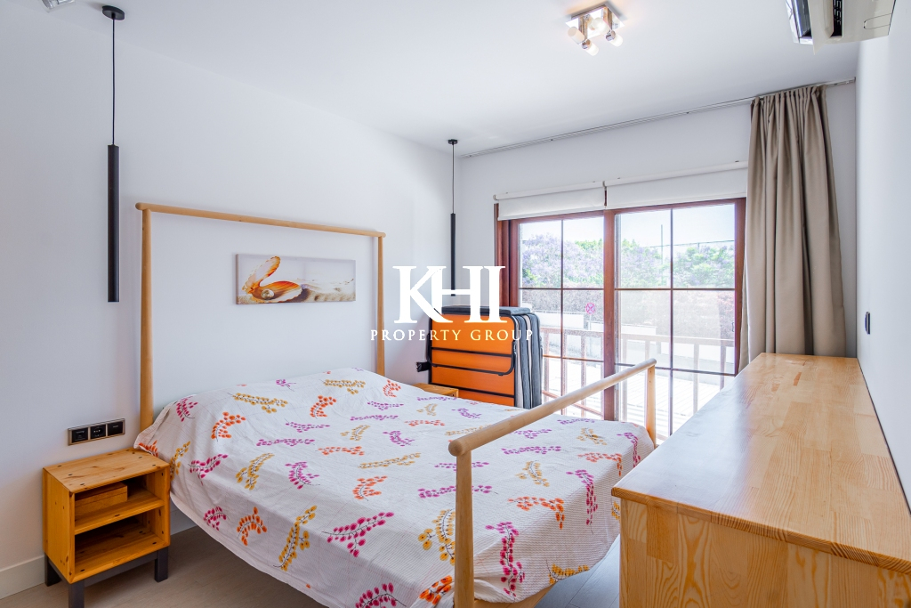 2 Bedroom Seafront Apartment