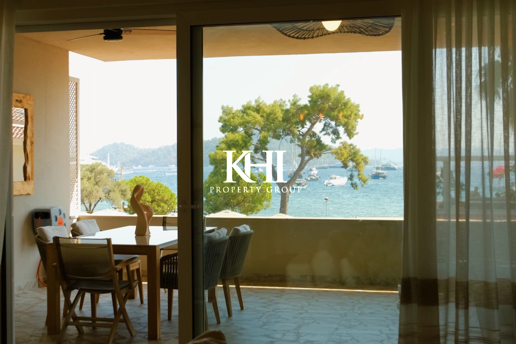 Seafront Contemporary Apartment