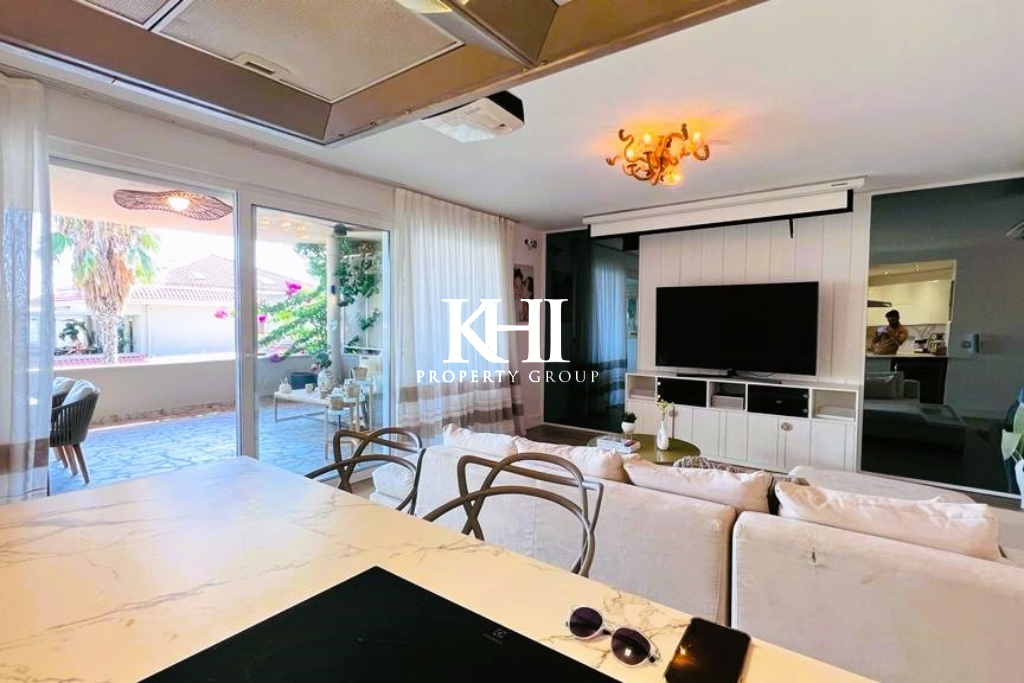 Seafront Contemporary Apartment