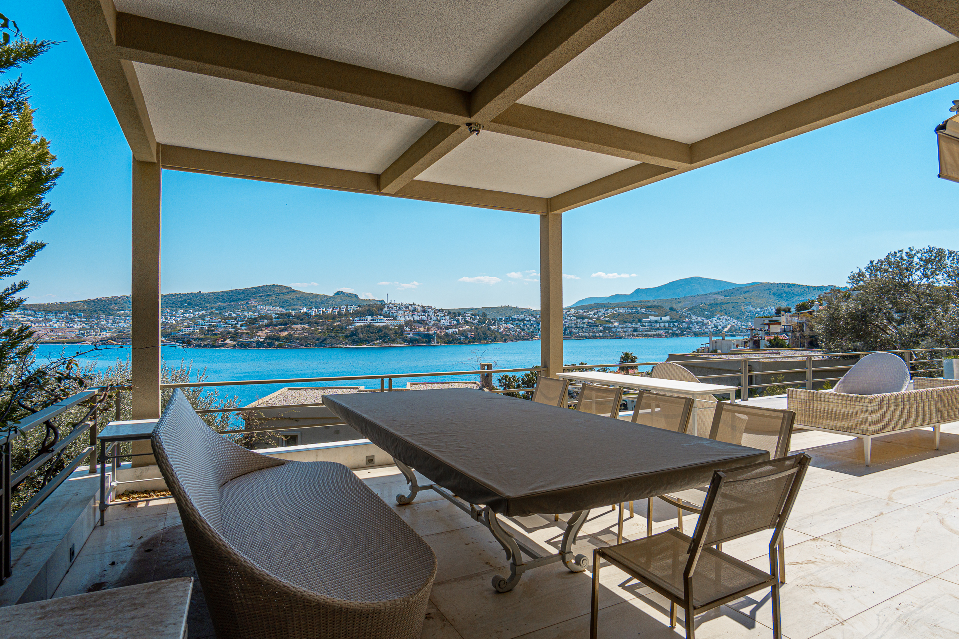 Luxury Villa with Sea-Views