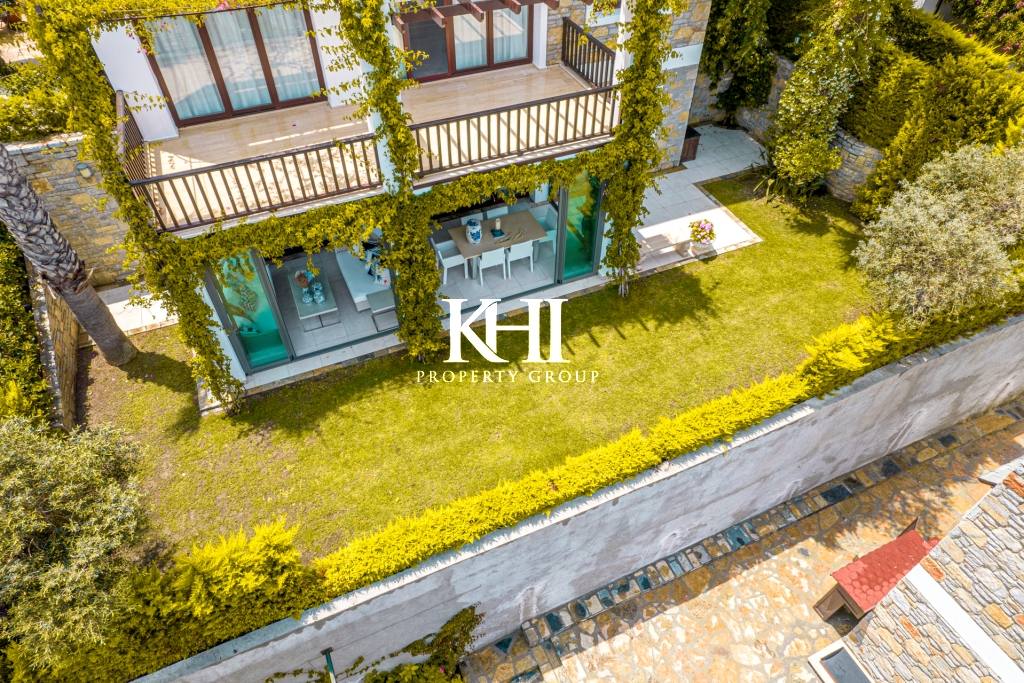 Luxury Apartment in a Complex