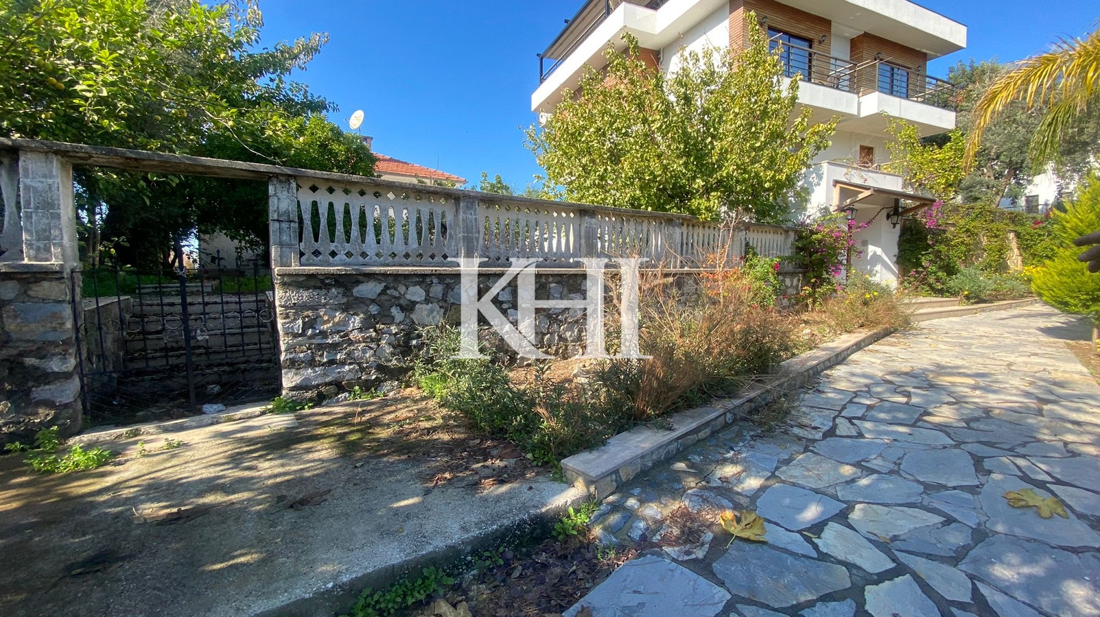 Sea-Front Sovalye Island Property