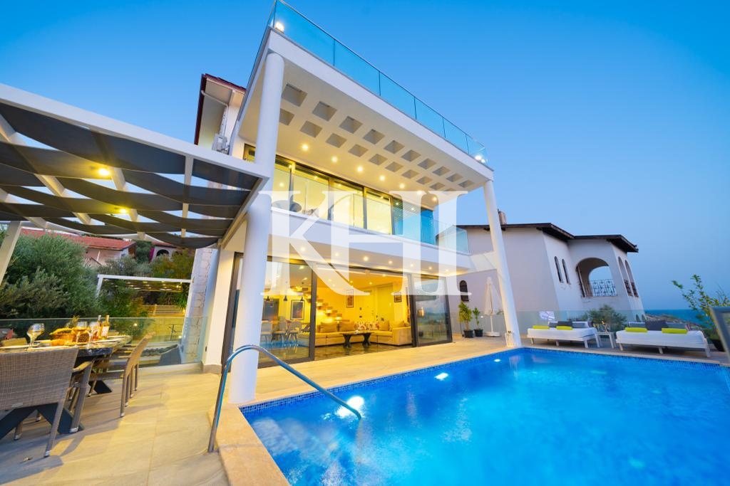 Modern Luxury Sea-View Villa