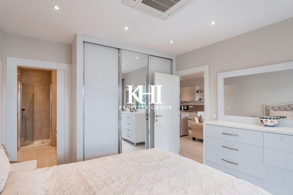 Luxury Apartment in a Complex