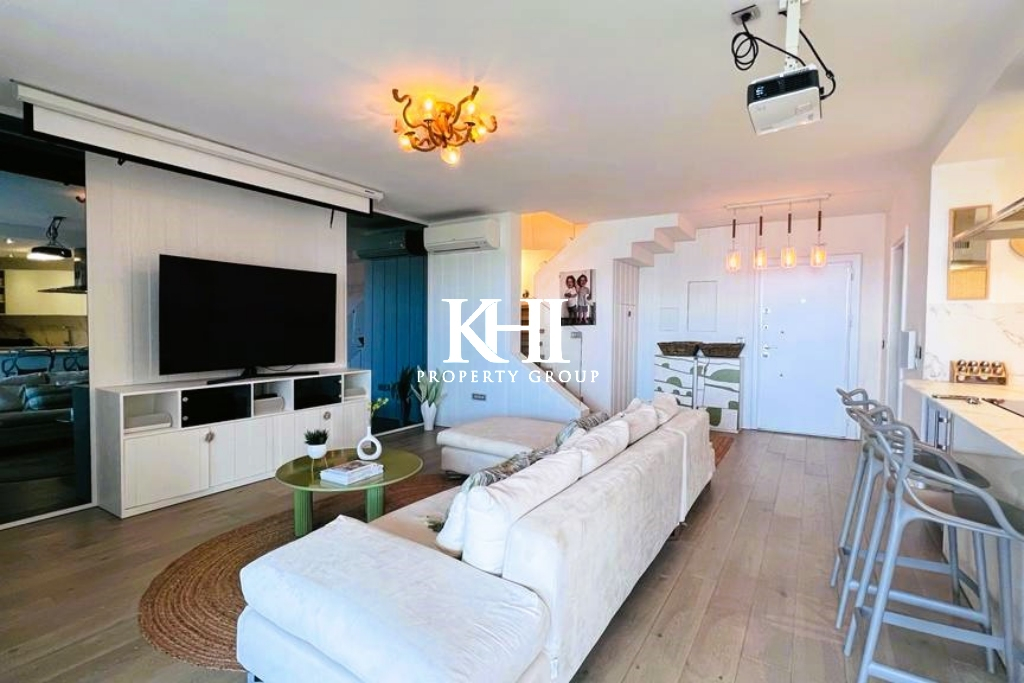 Seafront Contemporary Apartment