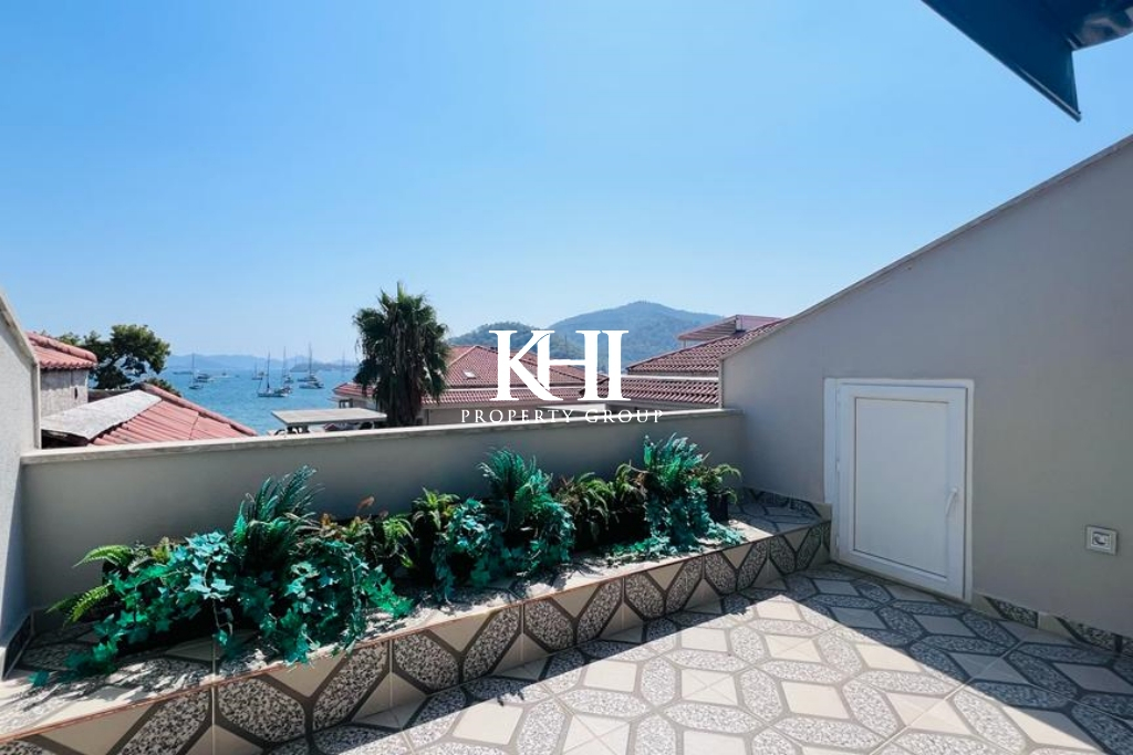 Seafront Contemporary Apartment