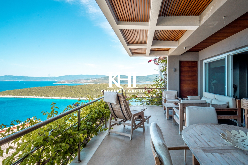 Luxury Seafront Duplex in Turkbuku