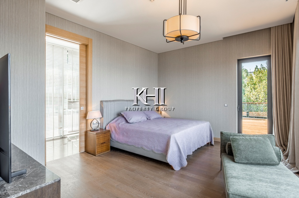 Luxurious Modern Sea-View Villa