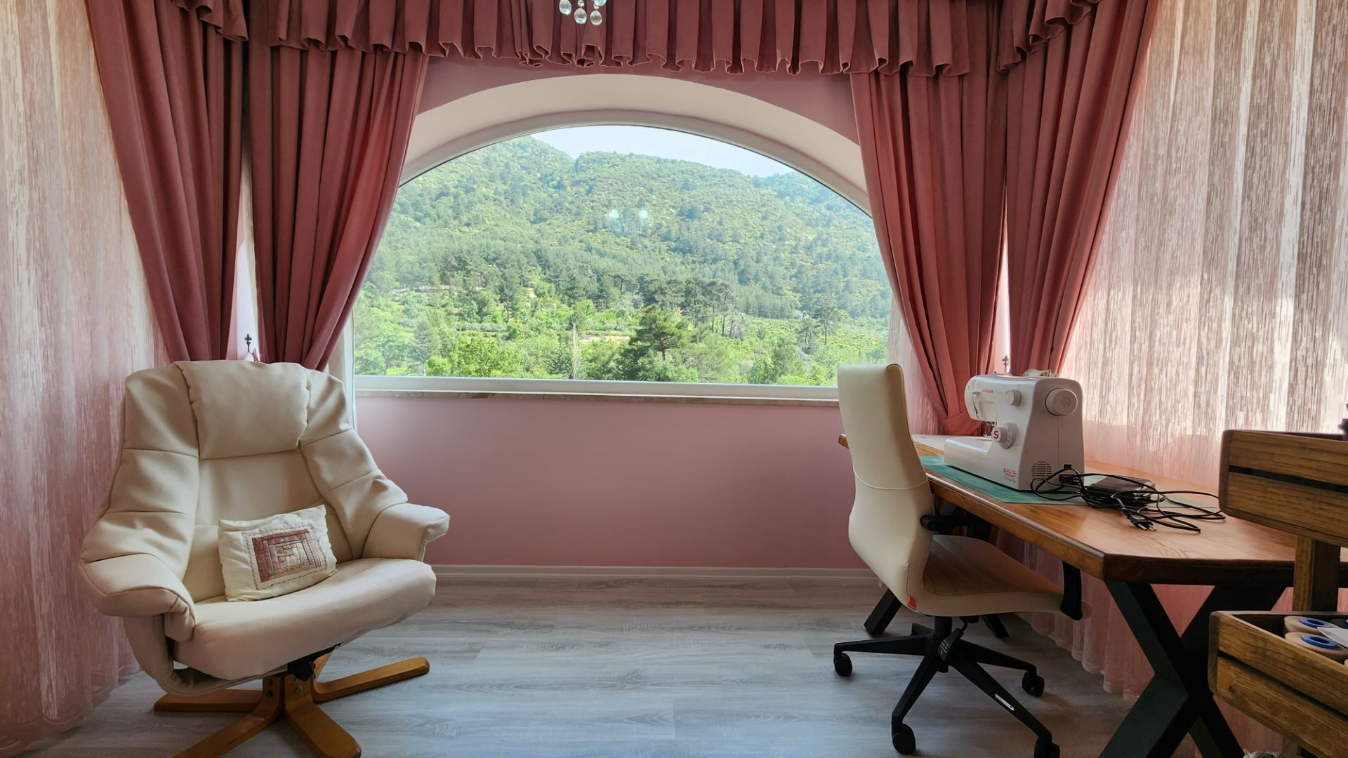 Large Detached Countryside Villa