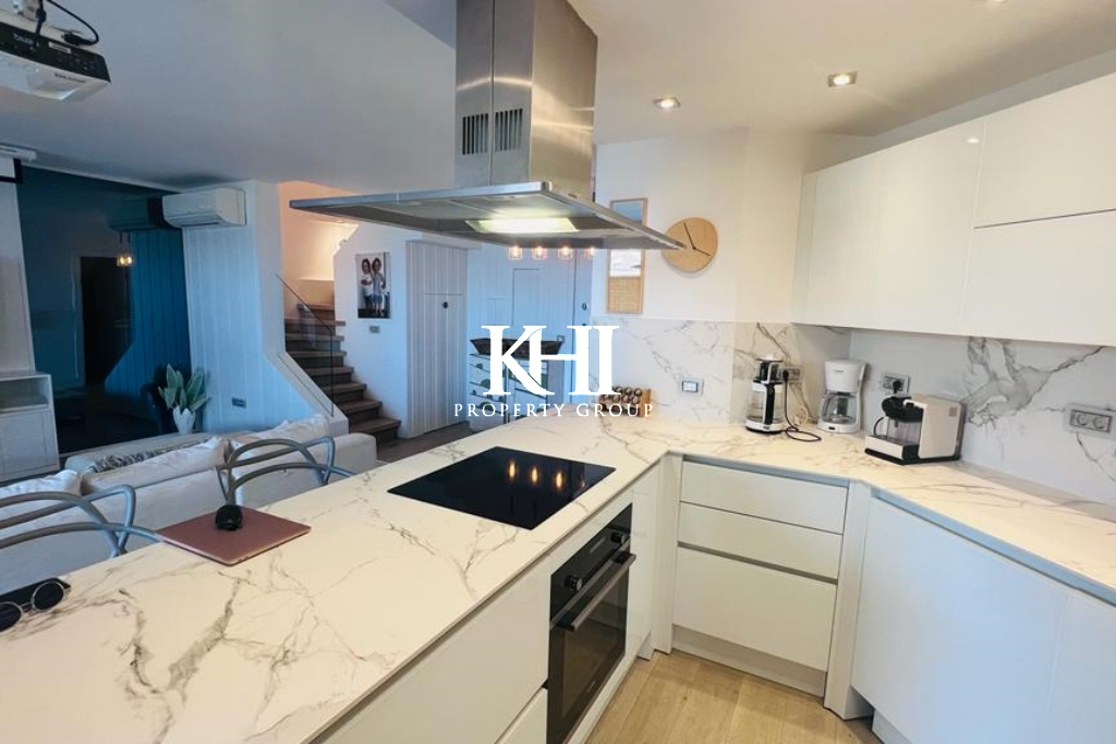 Seafront Contemporary Apartment