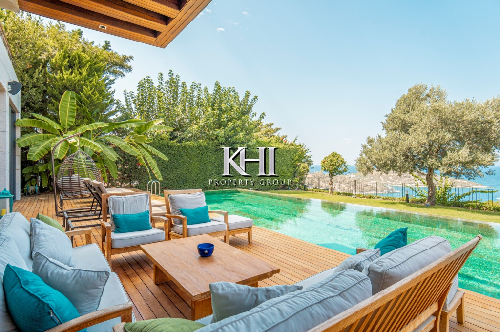 Luxurious Modern Sea-View Villa