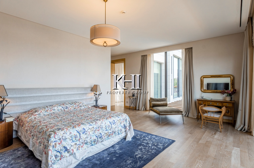 Luxurious Modern Sea-View Villa