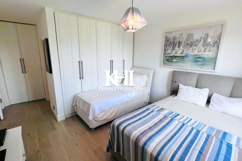 Seafront Contemporary Apartment