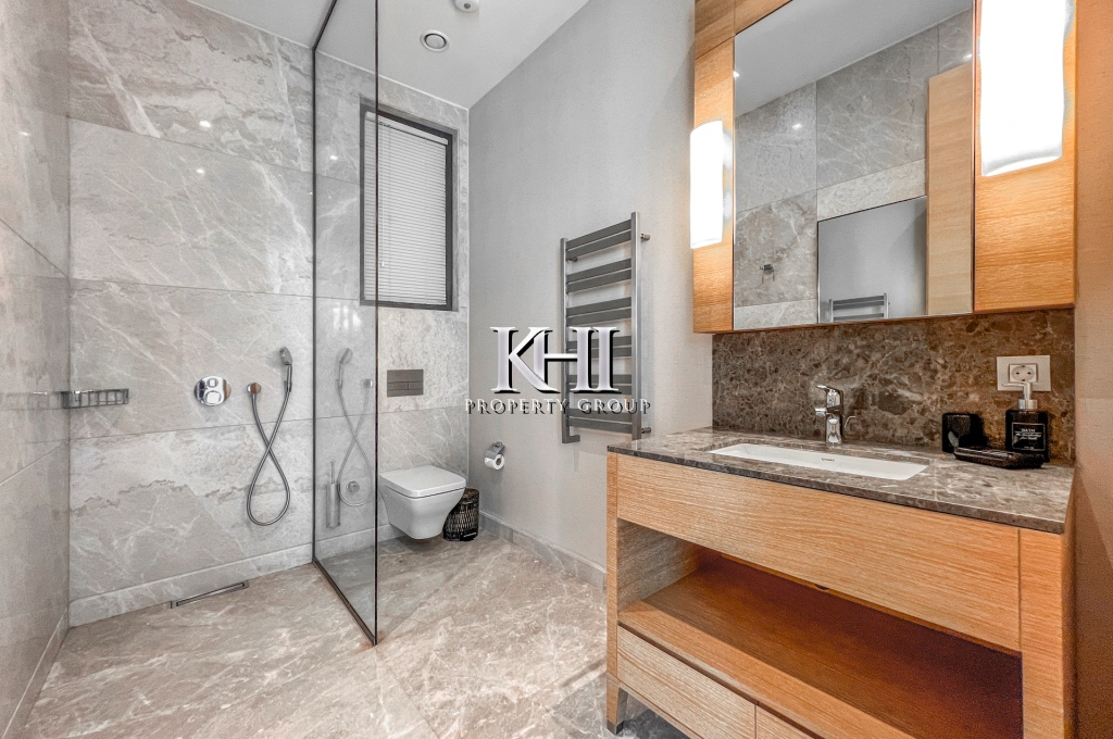 Luxurious Modern Sea-View Villa