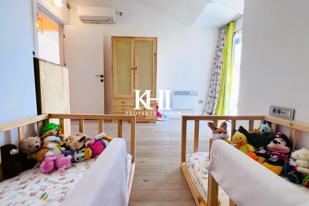 Seafront Contemporary Apartment