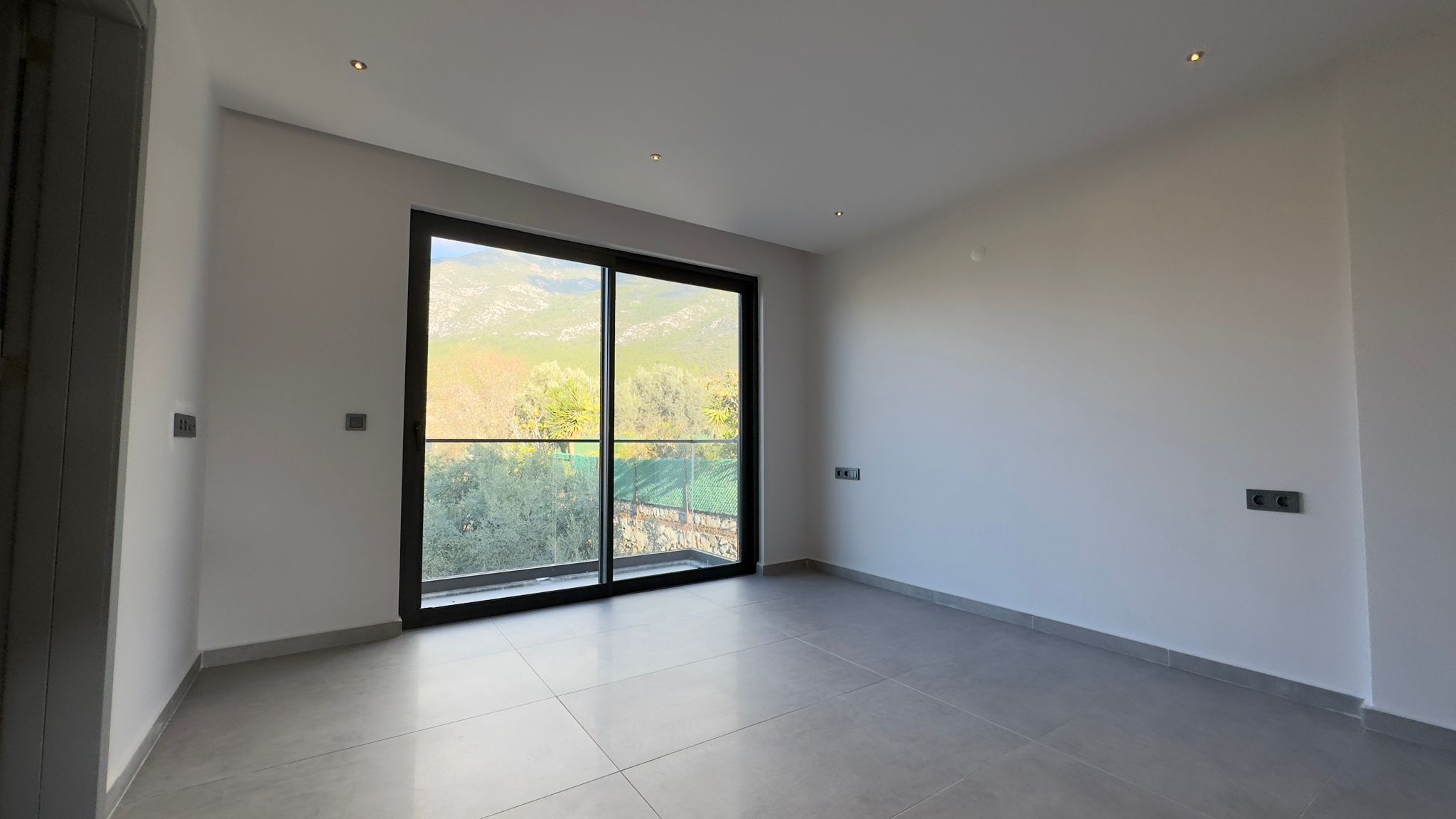 New Luxury Mountain View Villa