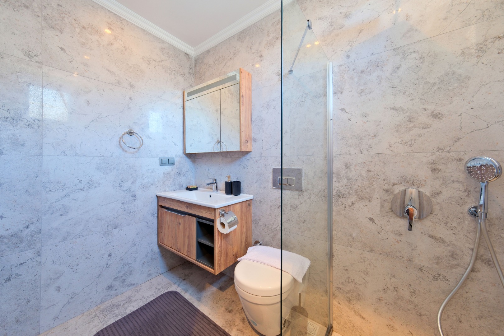 Stunning Modern Villa in Ovacik