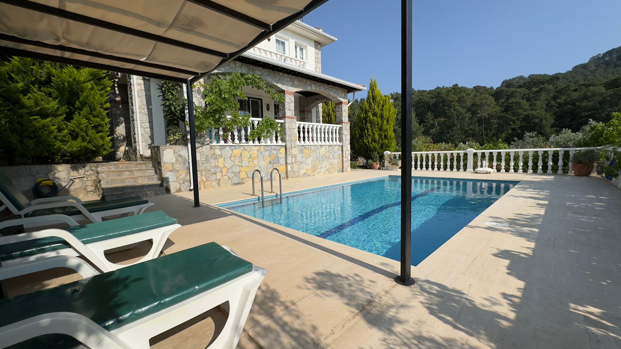 Detached Villa with Great Views