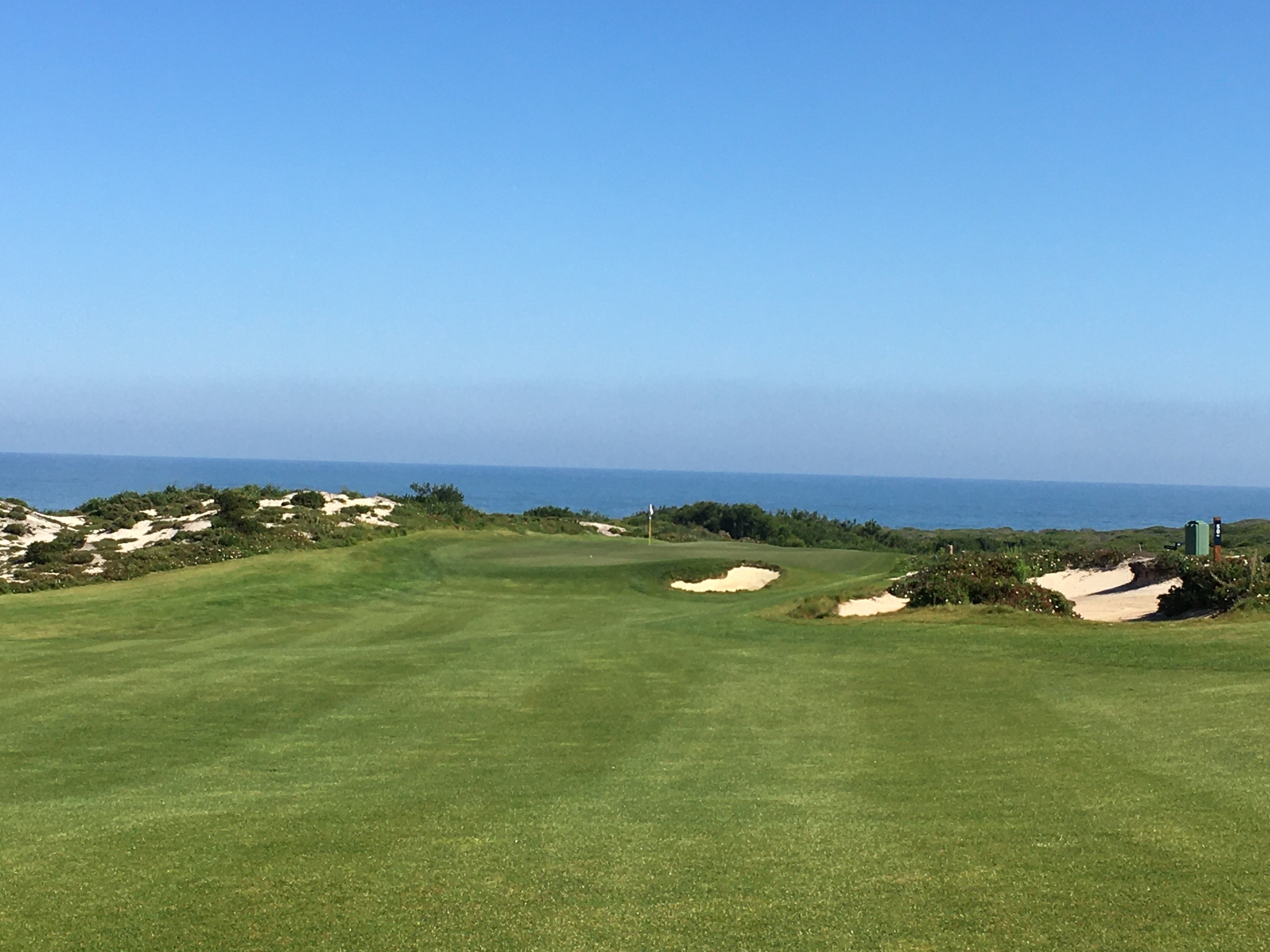 Twin villa with 3 bedrooms in golf resort and access to the beach