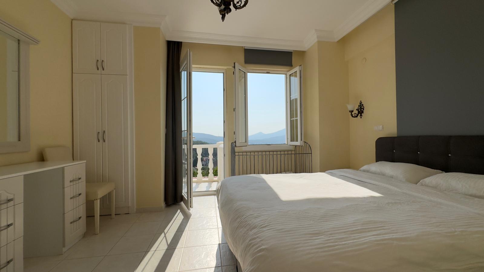 Detached Villa with Great Views