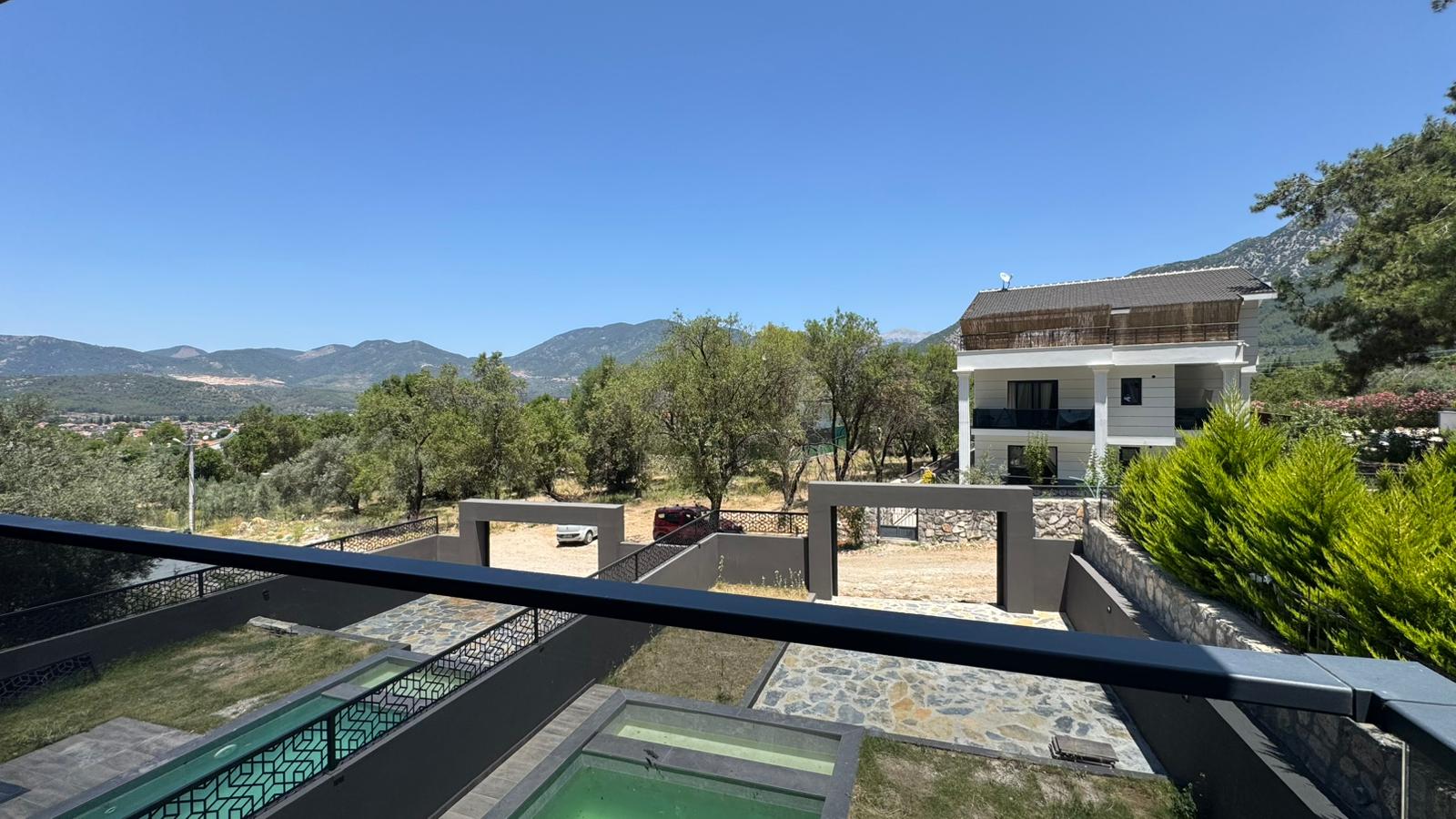 Brand New Luxury Villas