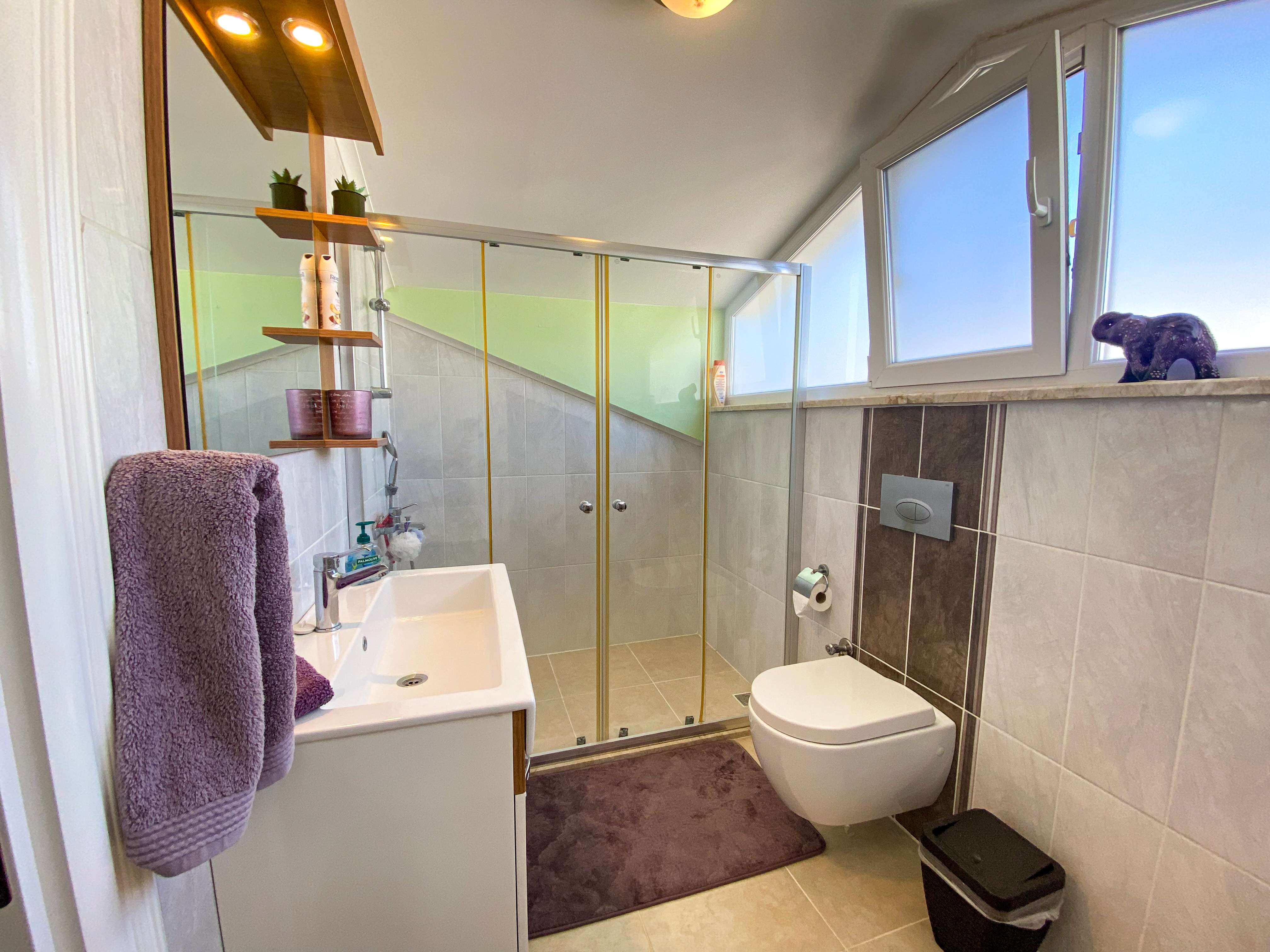 Modern Mountain View Villa