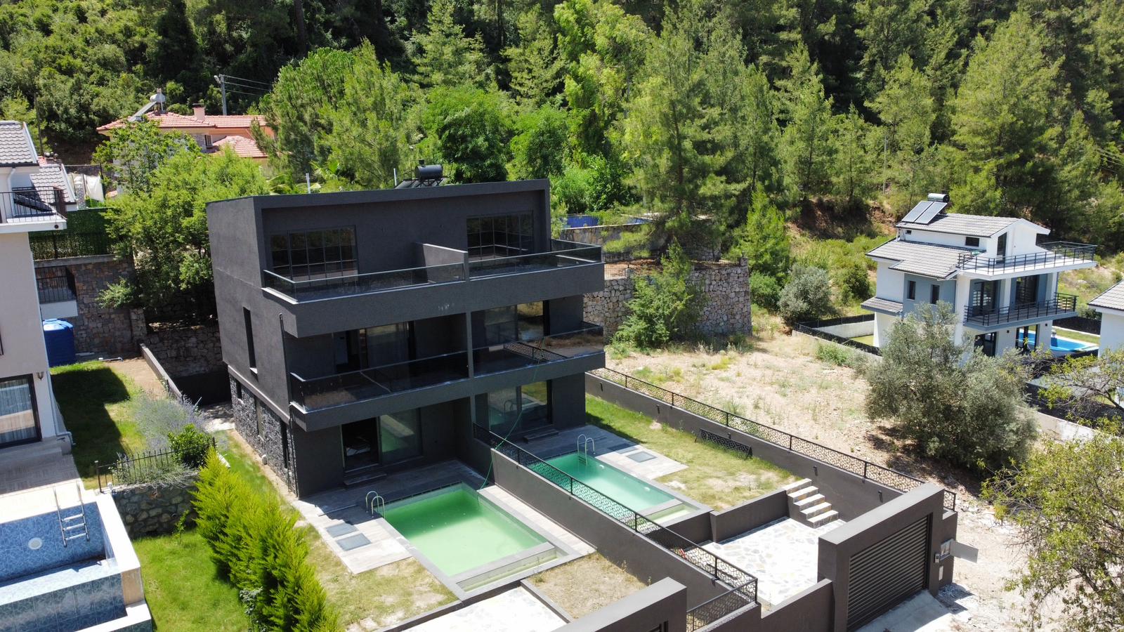 Brand New Luxury Villas